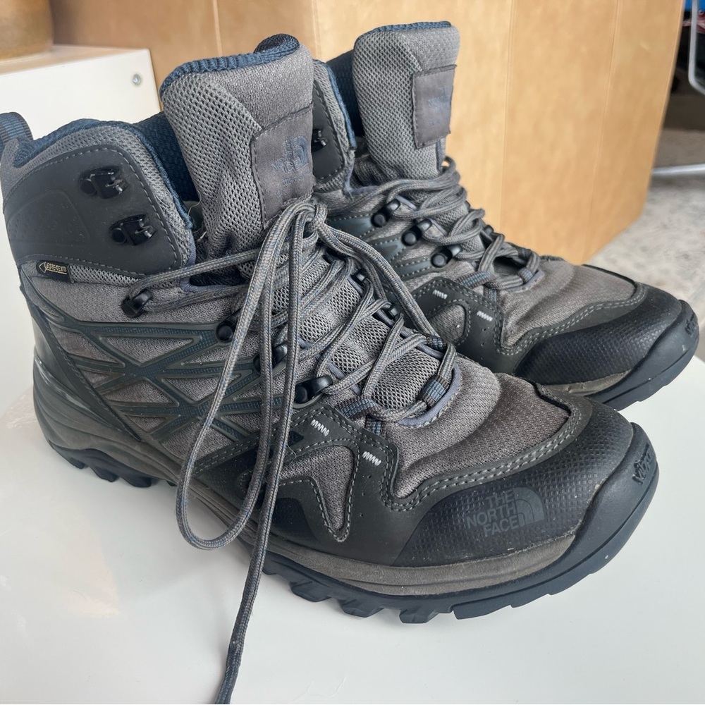 The North Face Hedgehog Fastpack Men’s Hiking Boots Vibram Gray Size 11.5